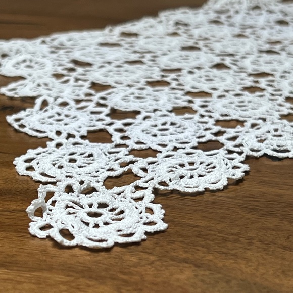 Hand Knit Diamond Floral Doily Tablecloth, Tablecloth Crocheted, Embroidered - Picture 7 of 8